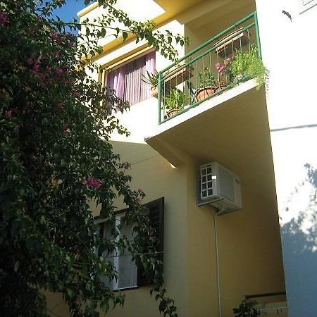 Apartments Knezic Igrane Buitenkant foto