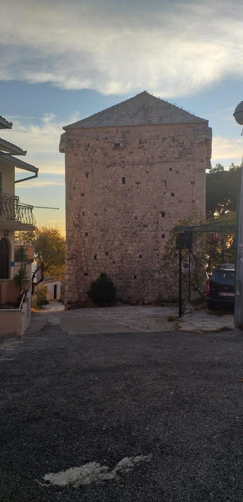 Apartments Knezic Igrane Buitenkant foto
