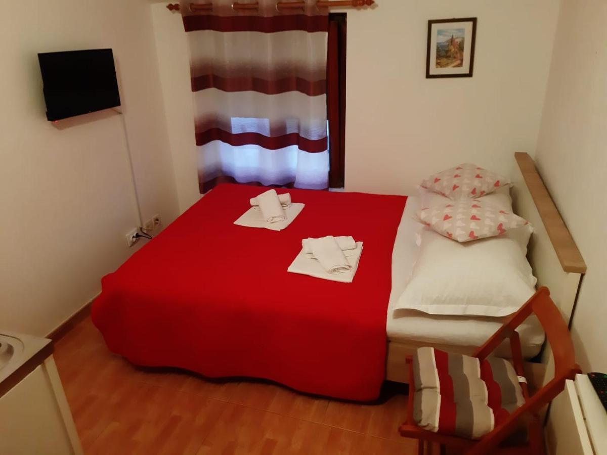 Apartments Knezic Igrane Buitenkant foto