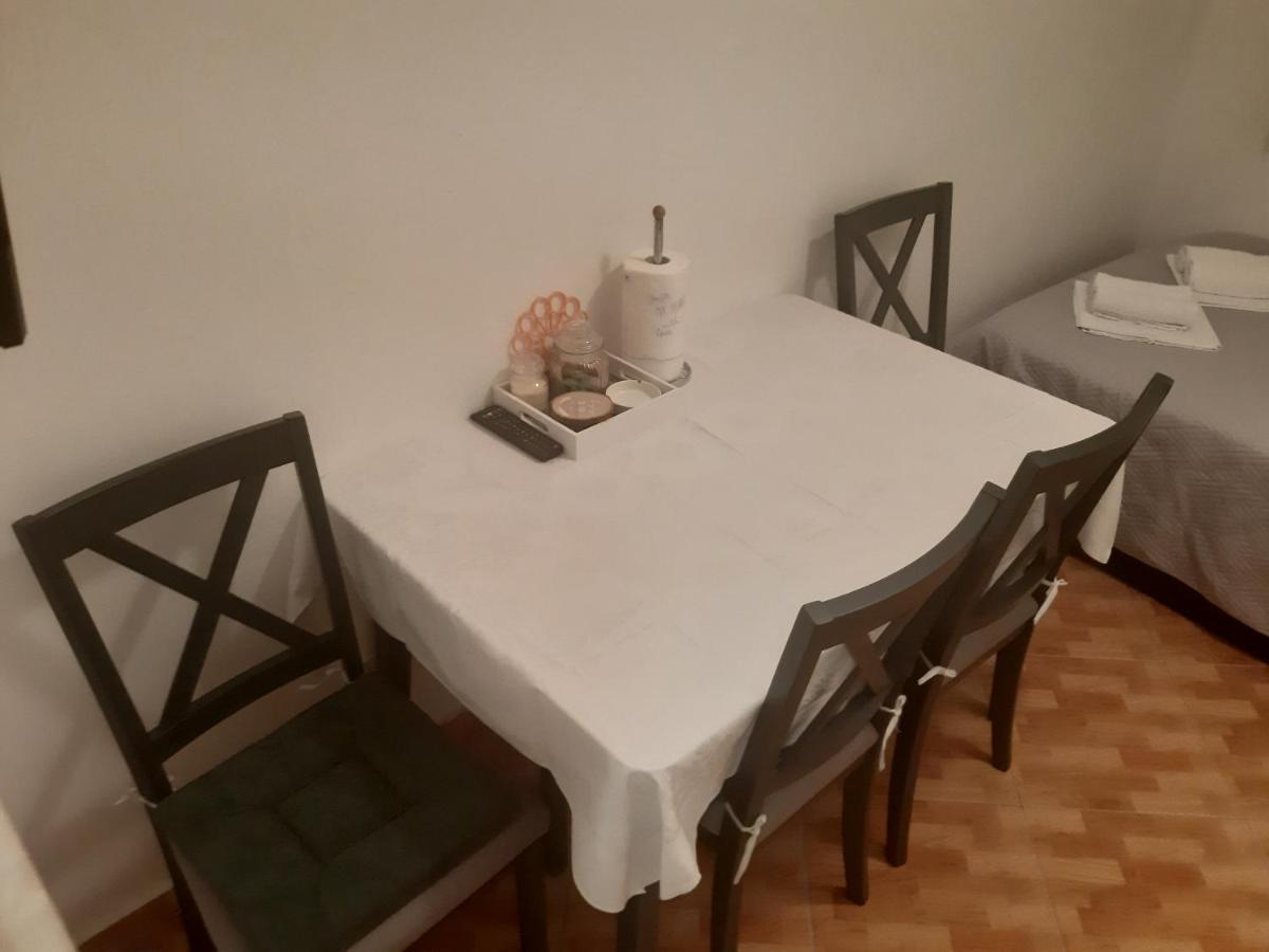 Apartments Knezic Igrane Buitenkant foto