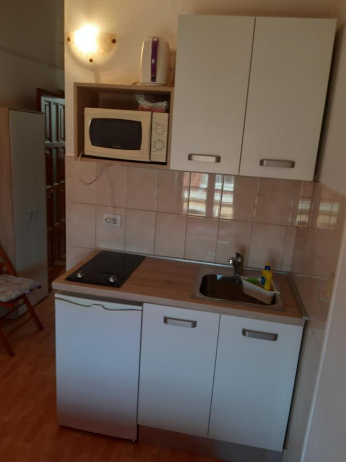 Apartments Knezic Igrane Buitenkant foto