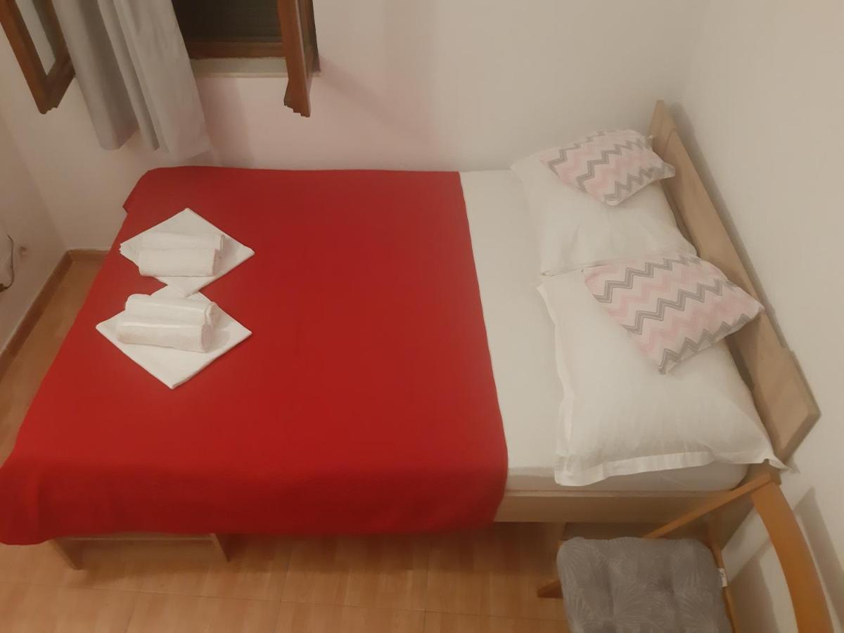 Apartments Knezic Igrane Buitenkant foto